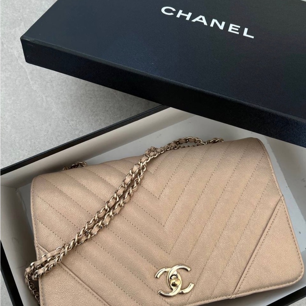 Chanel Statement Flat